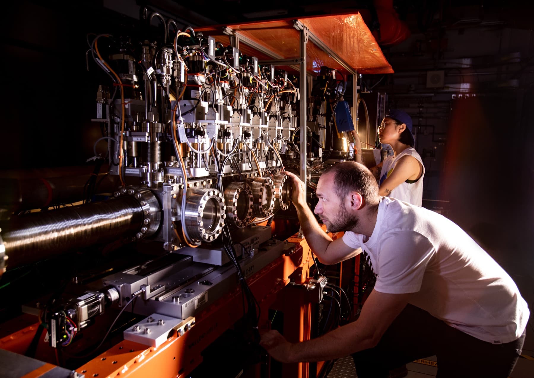 Researchers working at the MFX instrument at LCLS